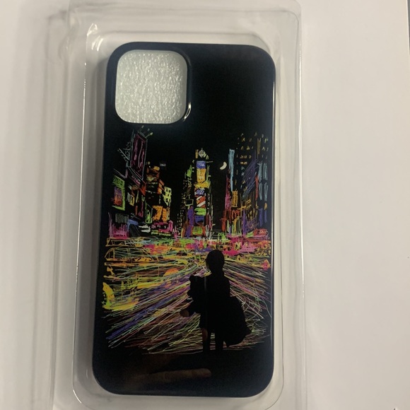Threadless Protective iPhone (12/12 Pro) - Picture 1 of 4